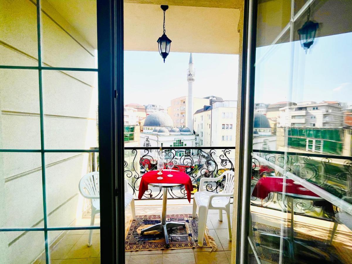 4 Llullat - City Center Apartment Pristina Exterior foto